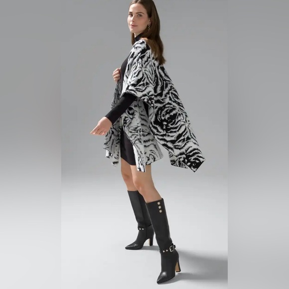 WHBM Black + White Rose Print Ruana Wrap - Picture 4 of 11